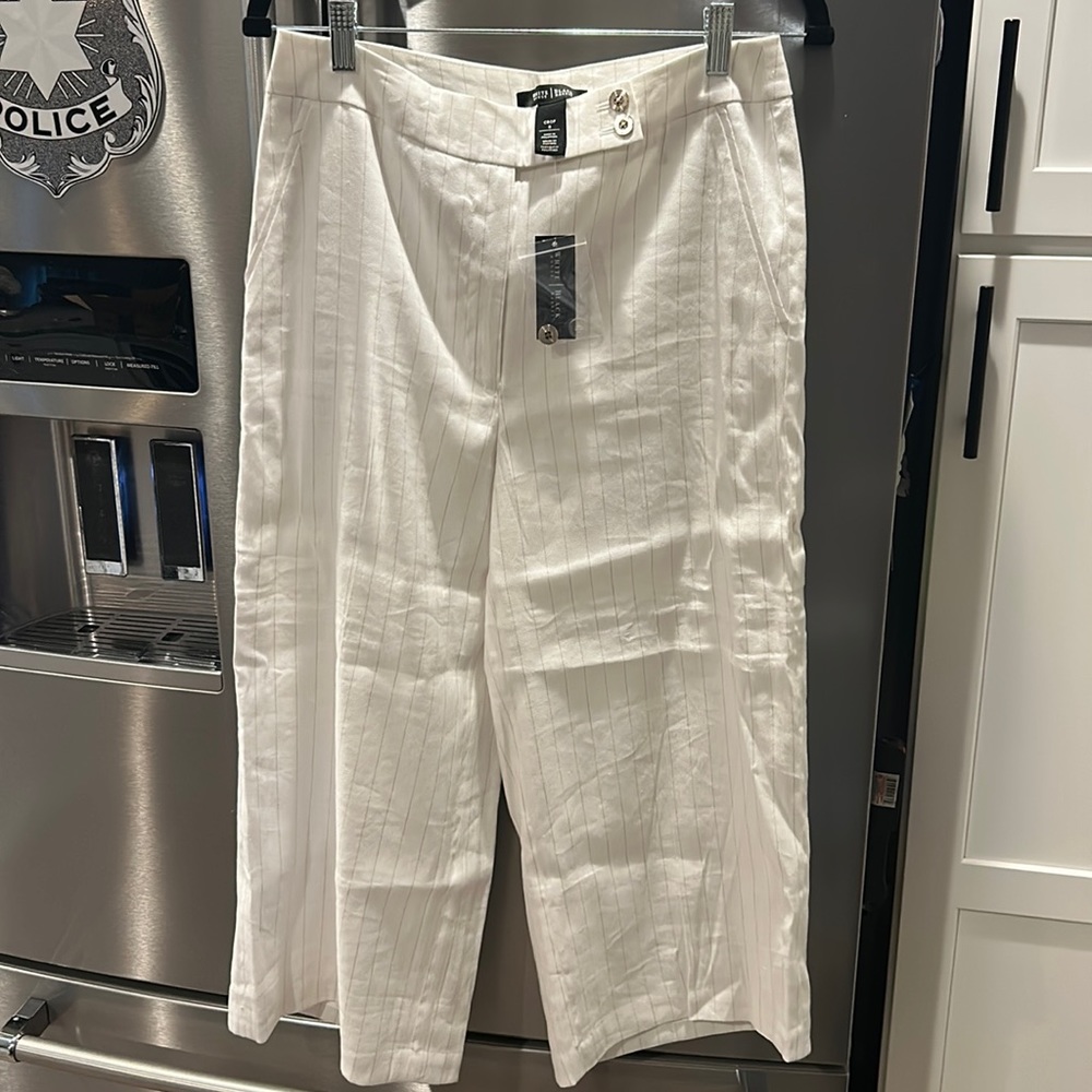 NWT White House Black Market Crop. Cream w/ tan pinstripe Sz 8